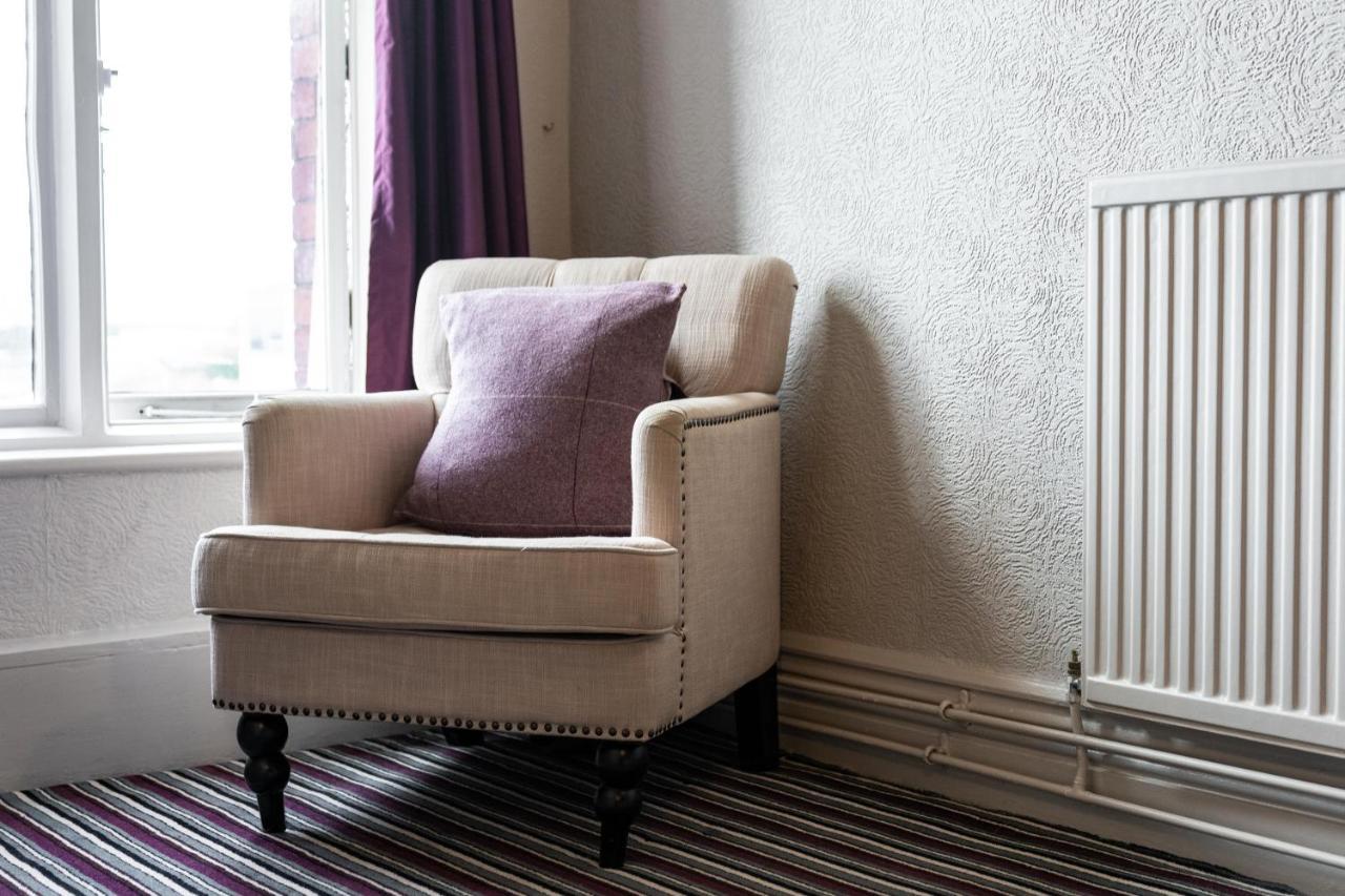The Royal Hotel Crewe, A Brilliant Collection, Powered By Oyo Exterior foto